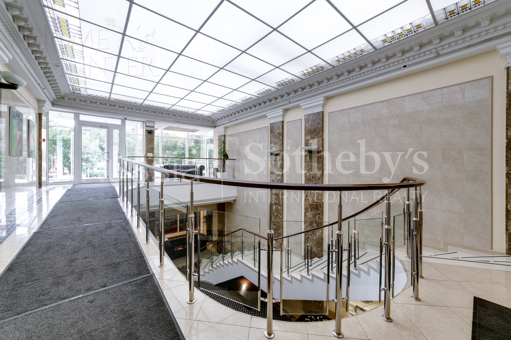 3-КОМН. КВАРТИРА С ОТДЕЛКОЙ 131 М² НА 4 ЭТАЖЕ