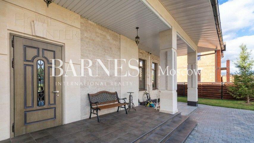 2-этажный коттедж 320 м² с отделкой