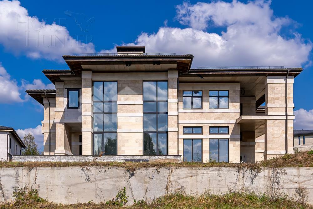 2-этажный коттедж 900 м² без отделки