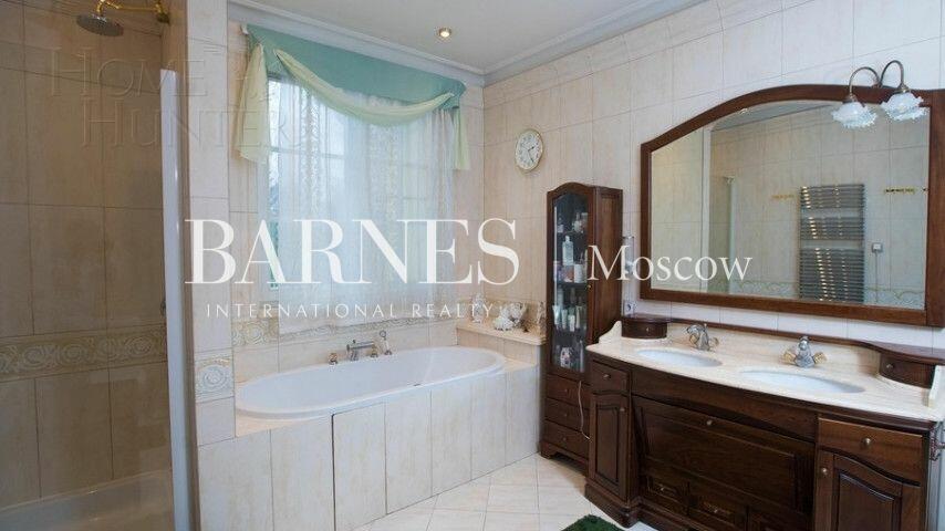 2-этажный коттедж 800 м² с отделкой