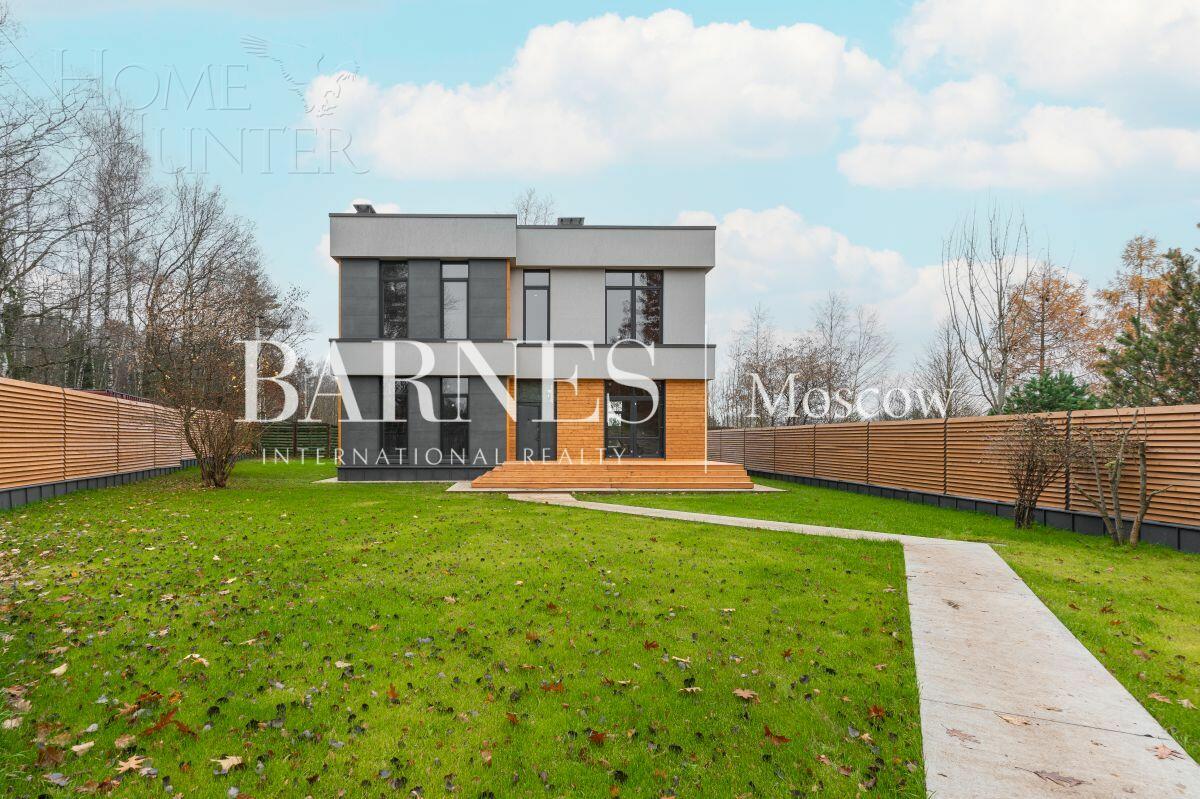 2-этажный коттедж 250 м² без отделки