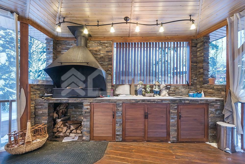 3-этажный коттедж 450 м² с отделкой