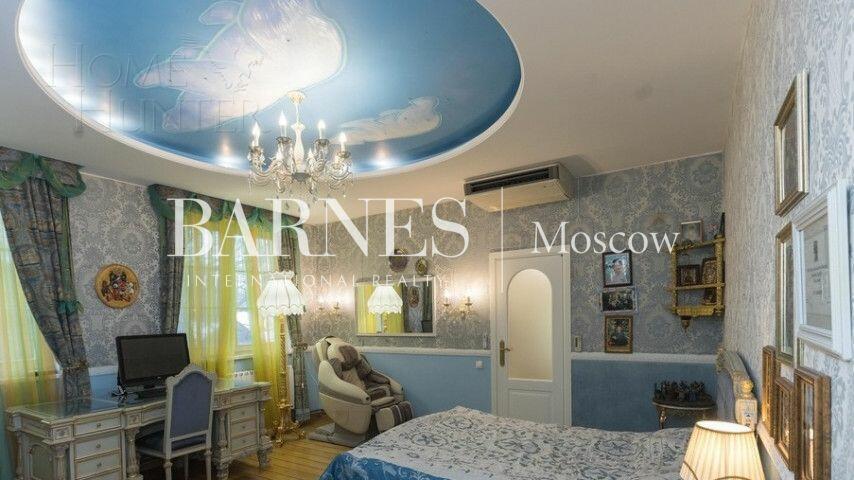 2-этажный коттедж 800 м² с отделкой