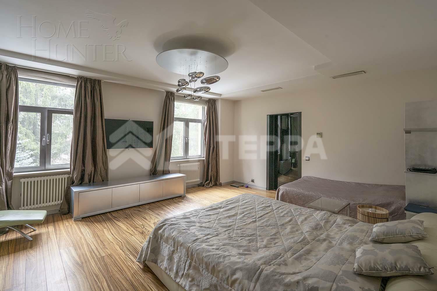 3-этажный таунхаус 350 м² с отделкой