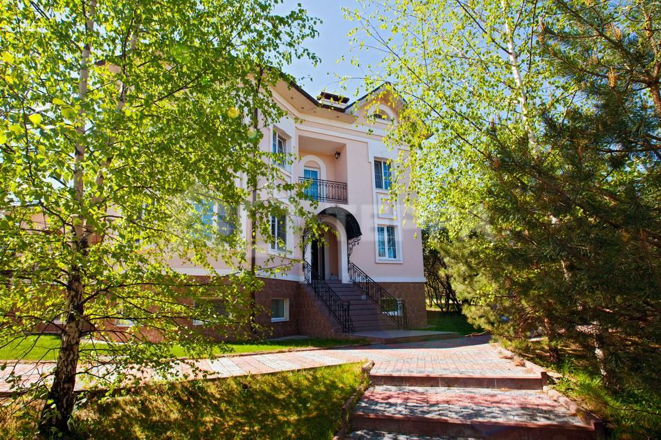 2-этажный коттедж 700 м² с отделкой