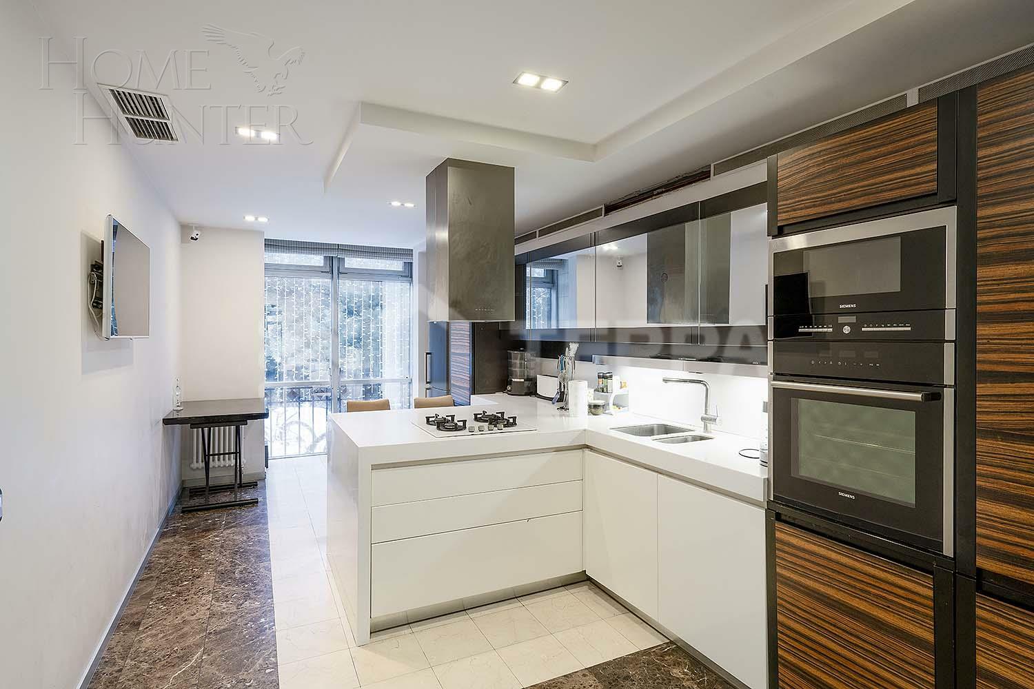 3-этажный таунхаус 350 м² с отделкой