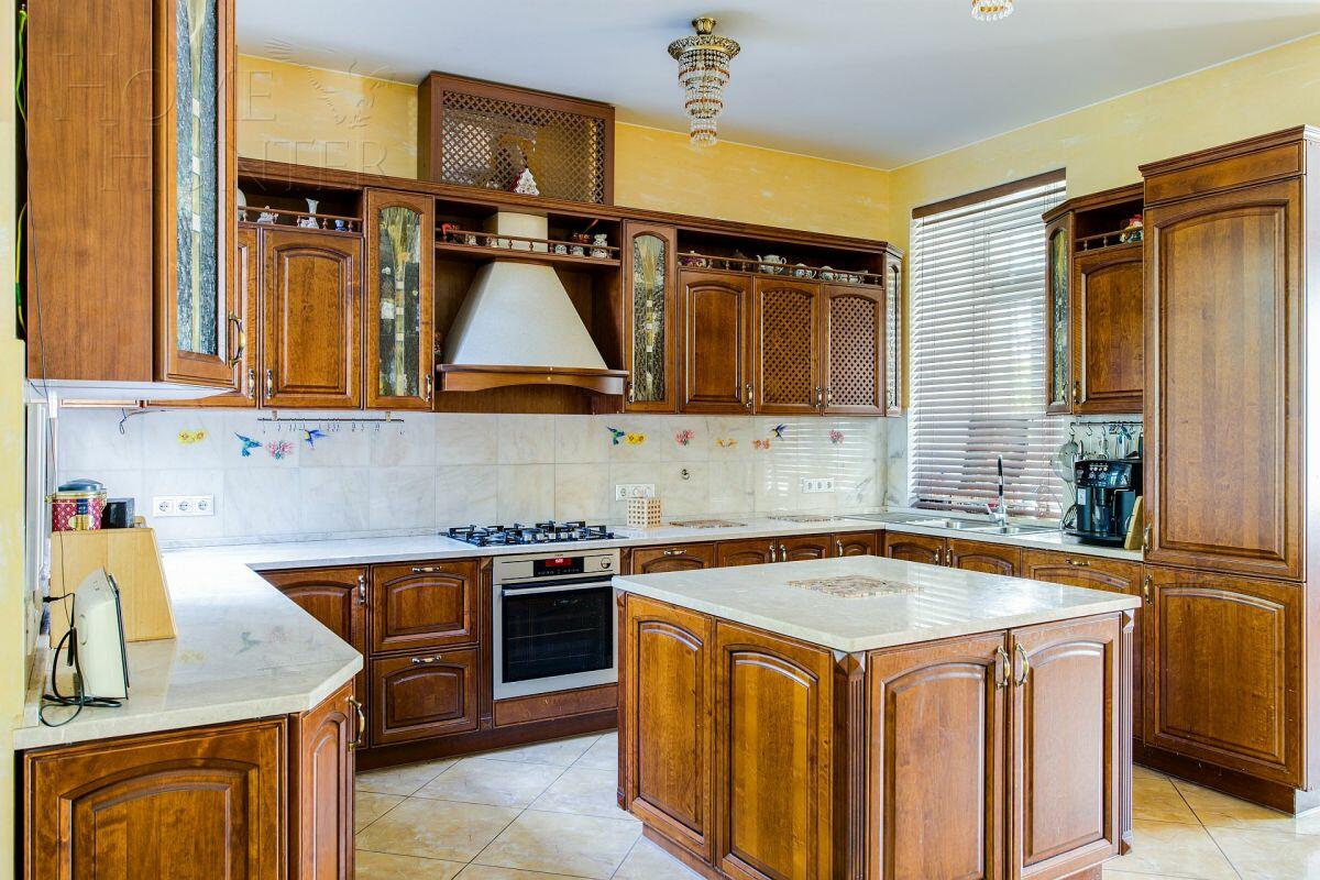 2-этажный коттедж 948 м² с отделкой