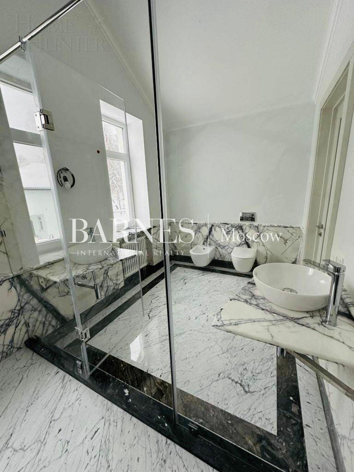 2-этажный коттедж 400 м² с отделкой