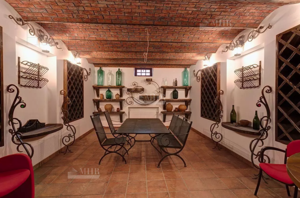 2-этажный коттедж 1 100 м² с отделкой