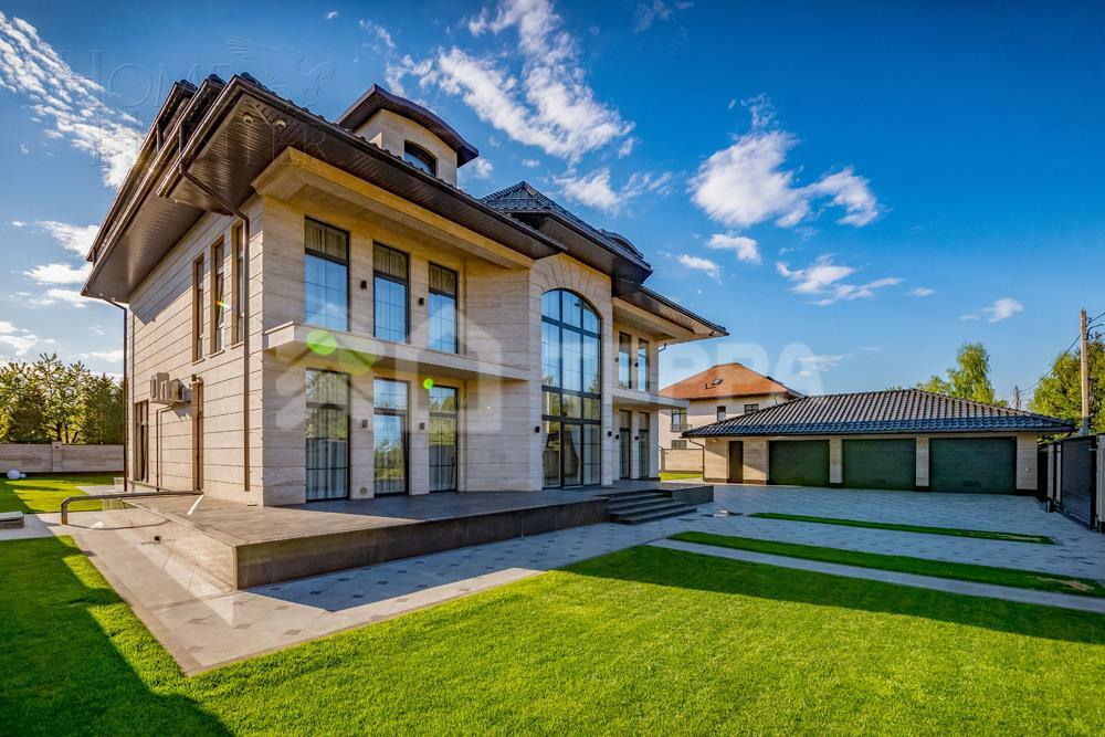 2-этажный коттедж 750 м² с отделкой