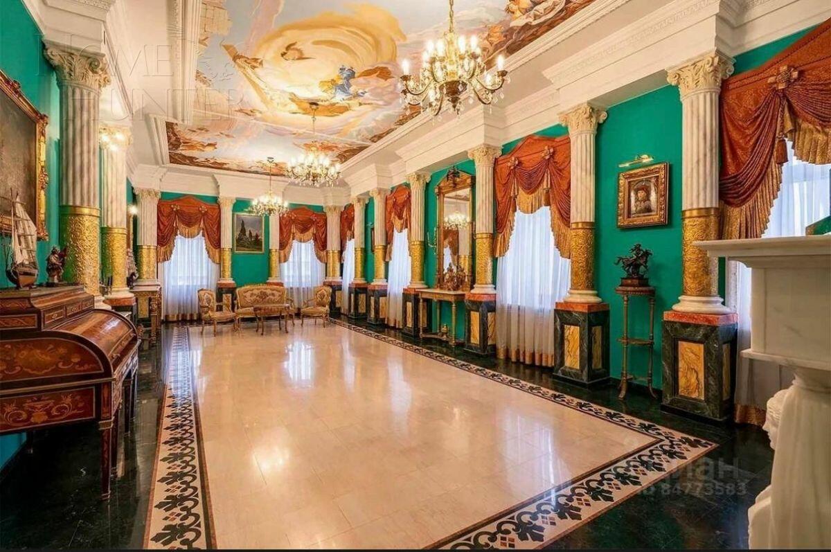 3-этажный коттедж 1 600 м² с отделкой