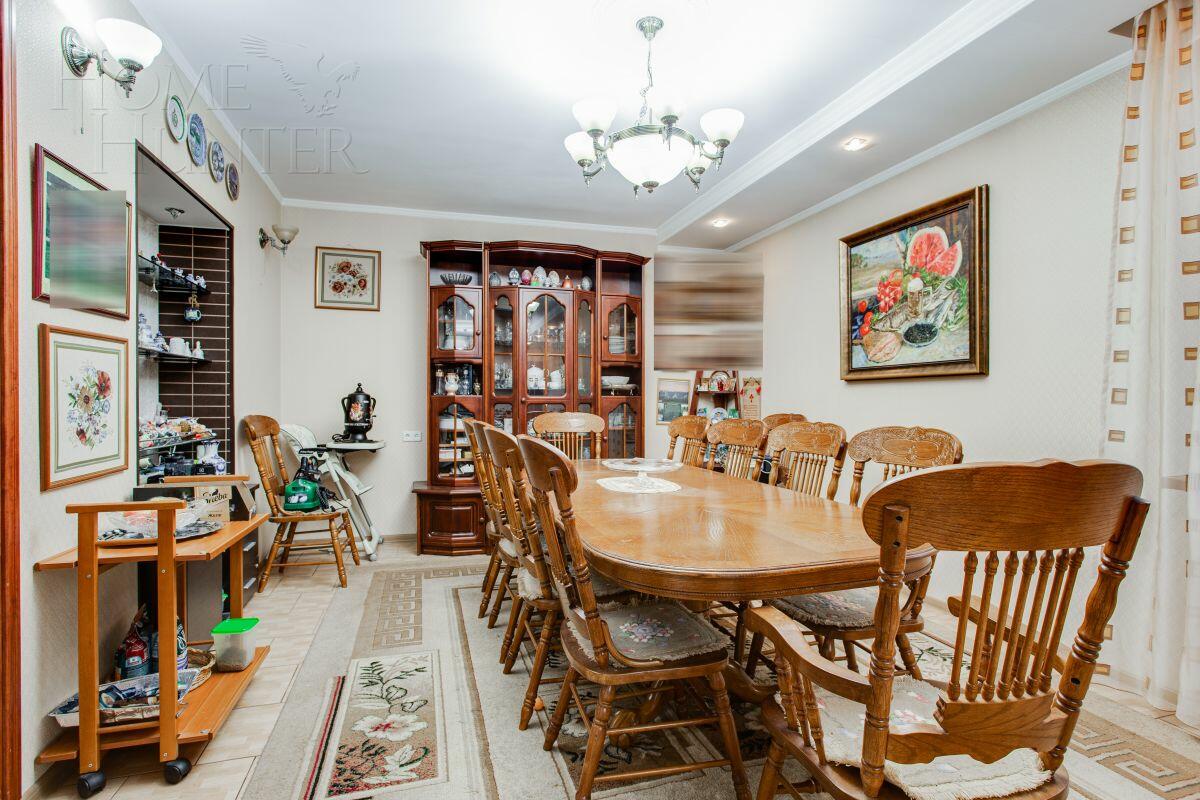 2-этажный коттедж 880 м² с отделкой