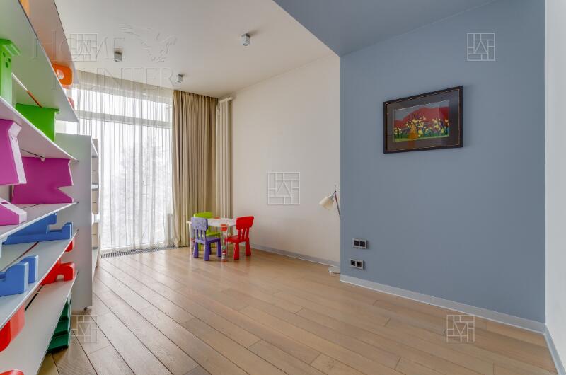 7-КОМН. КВАРТИРА С ОТДЕЛКОЙ 330 М² НА 2 ЭТАЖЕ