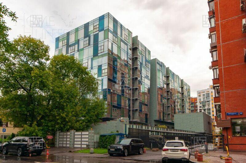 6-КОМН. КВАРТИРА С ОТДЕЛКОЙ 300.3 М² НА 4 ЭТАЖЕ