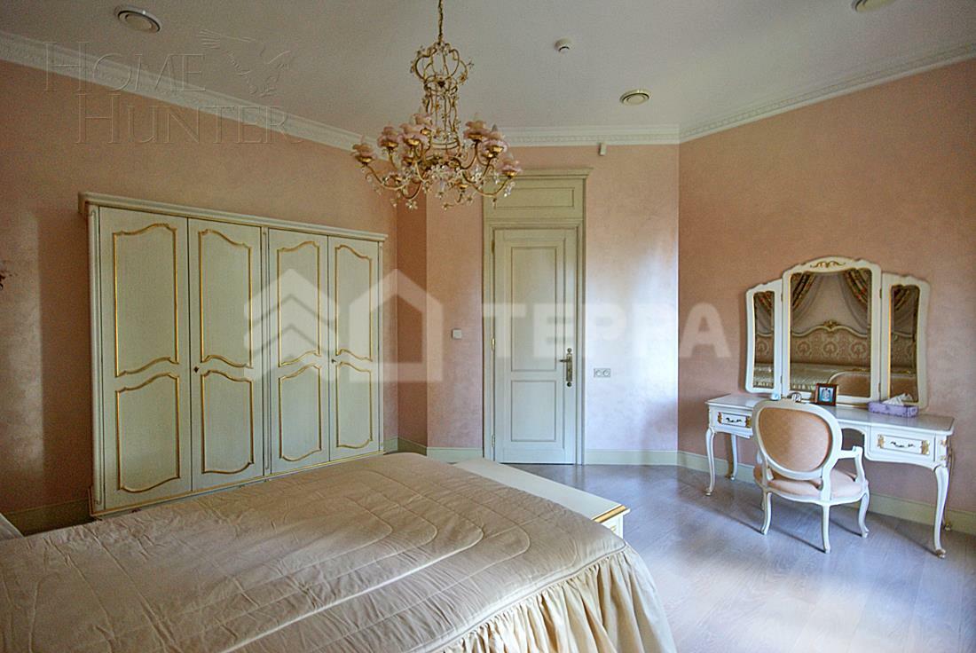 2-этажный коттедж 890 м² с отделкой