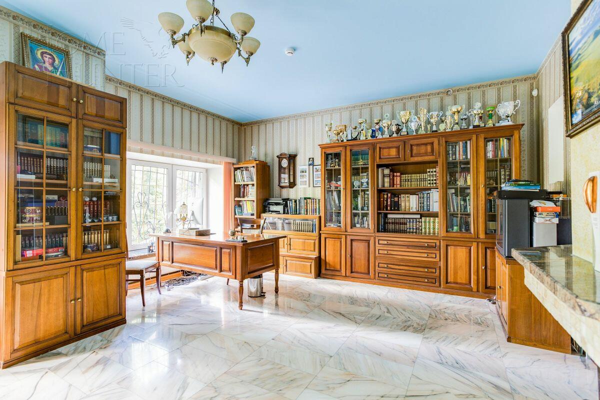 2-этажный коттедж 948 м² с отделкой