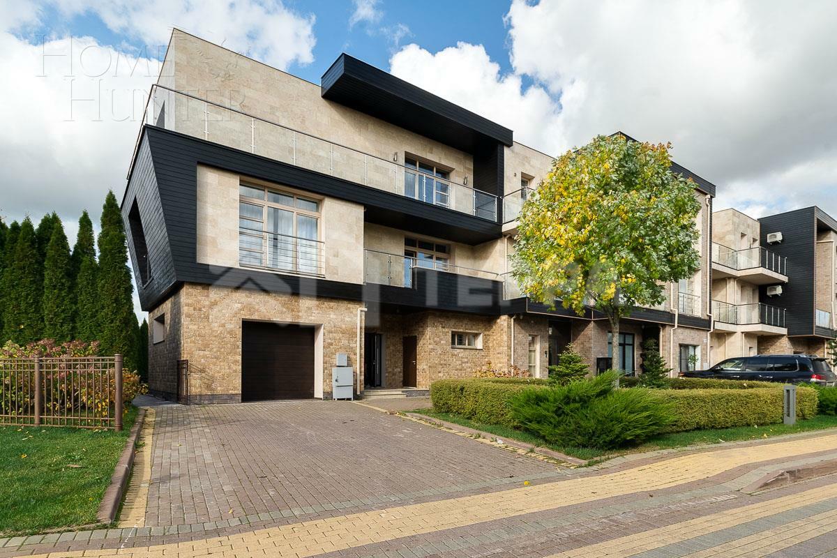 3-этажный таунхаус 365 м² с отделкой