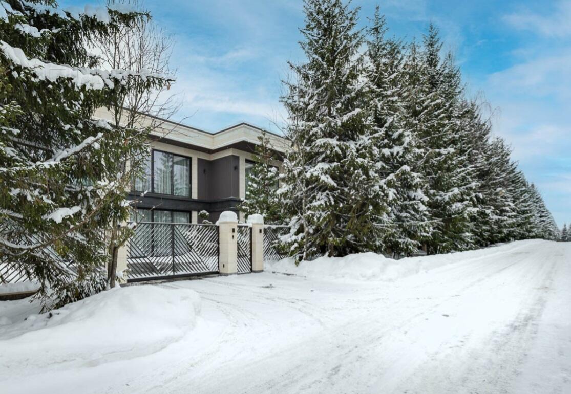 2-этажный коттедж 1 400 м² с отделкой