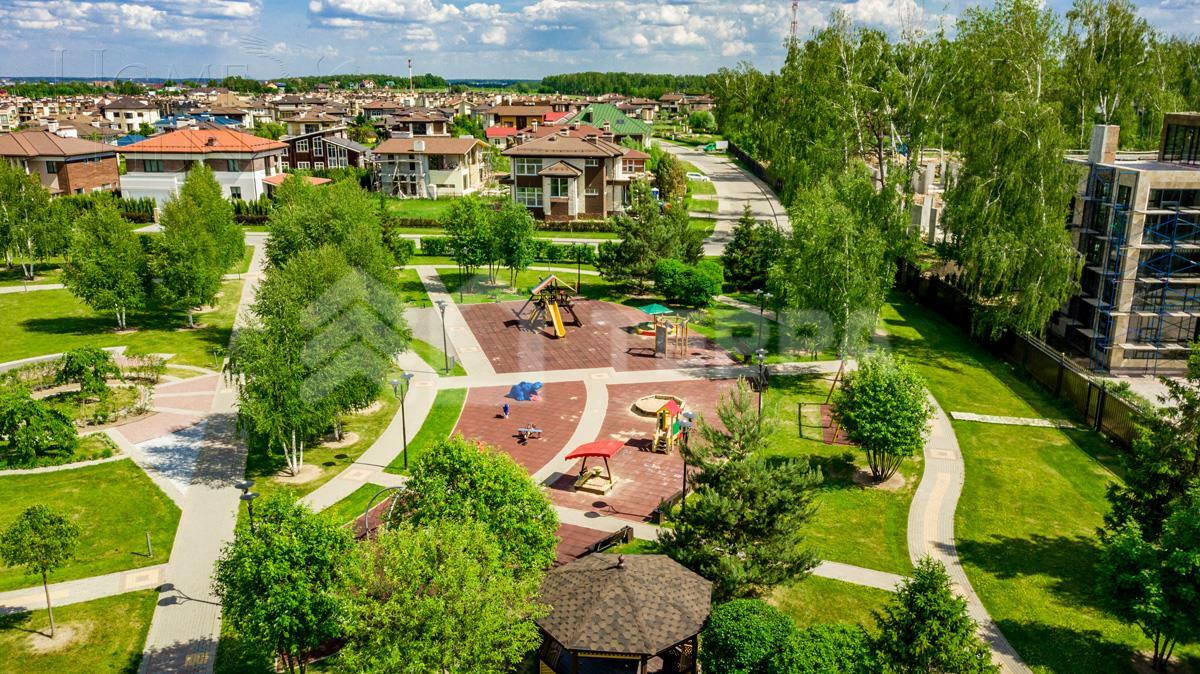 3-этажный таунхаус 311 м² без отделки