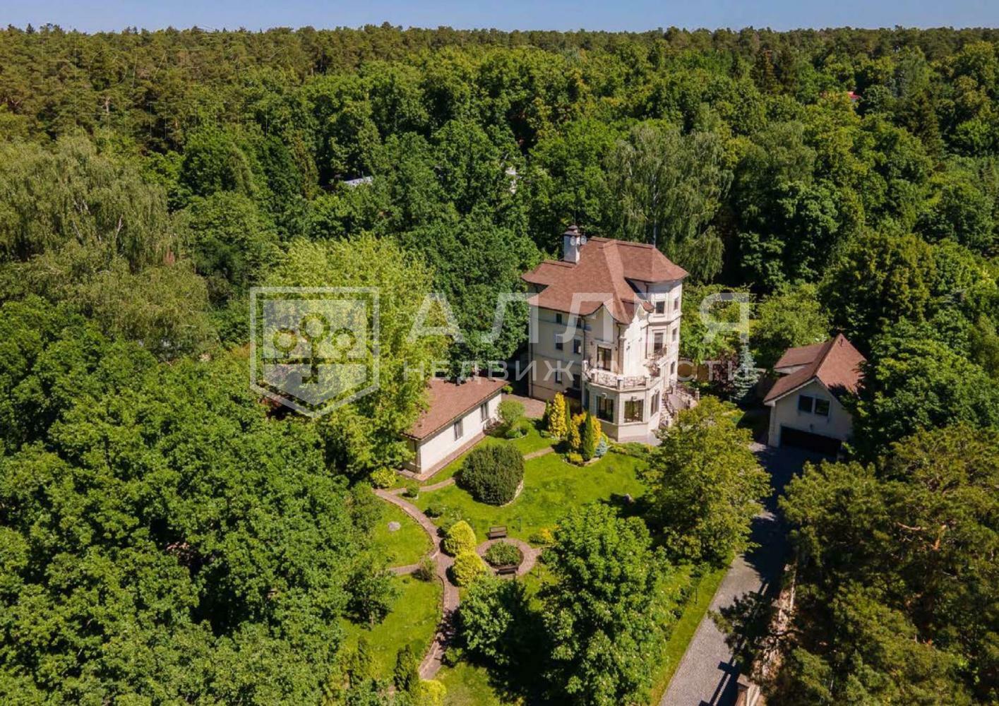 3-этажный коттедж 370 м² с отделкой