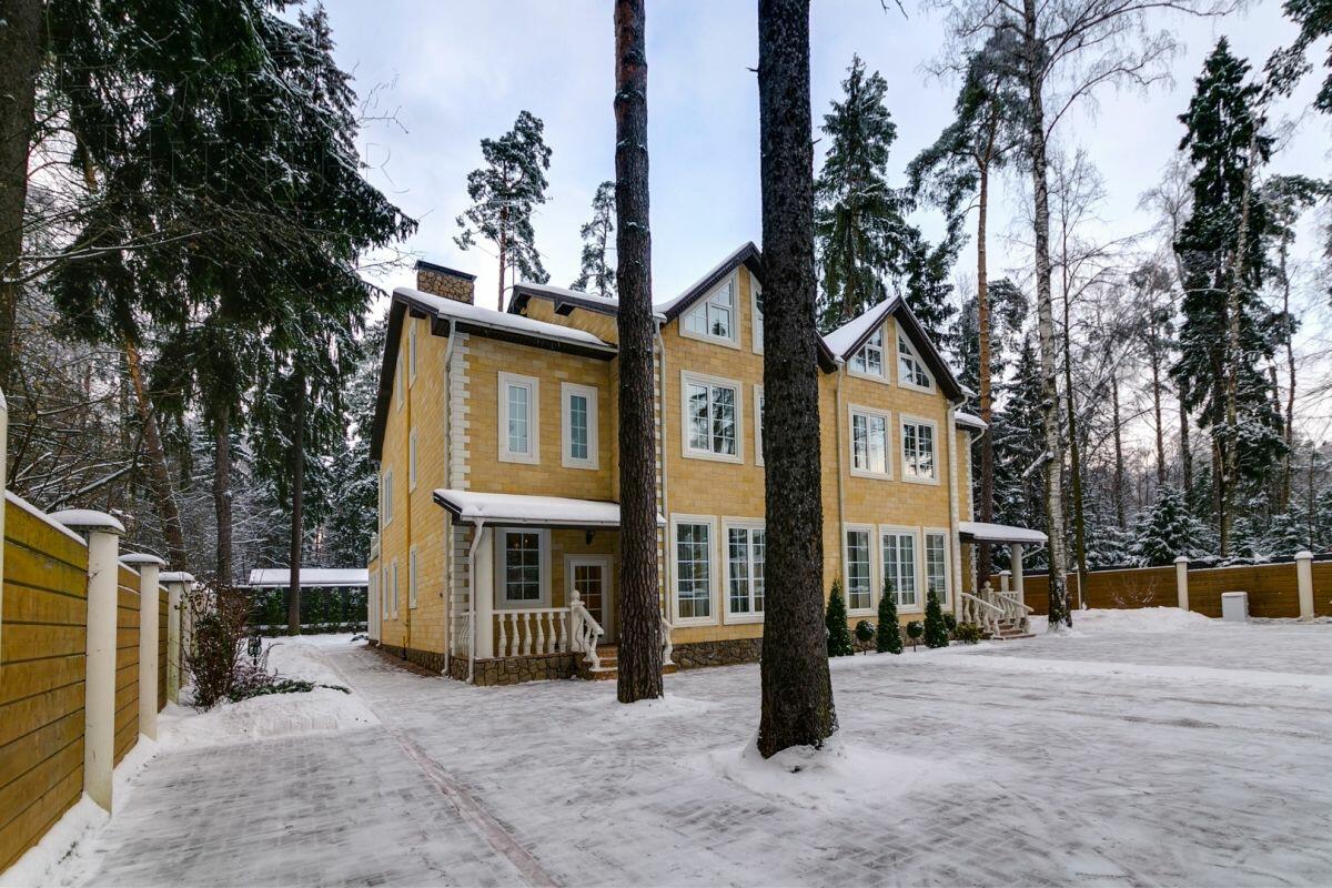 2-этажный таунхаус 385 м² с отделкой