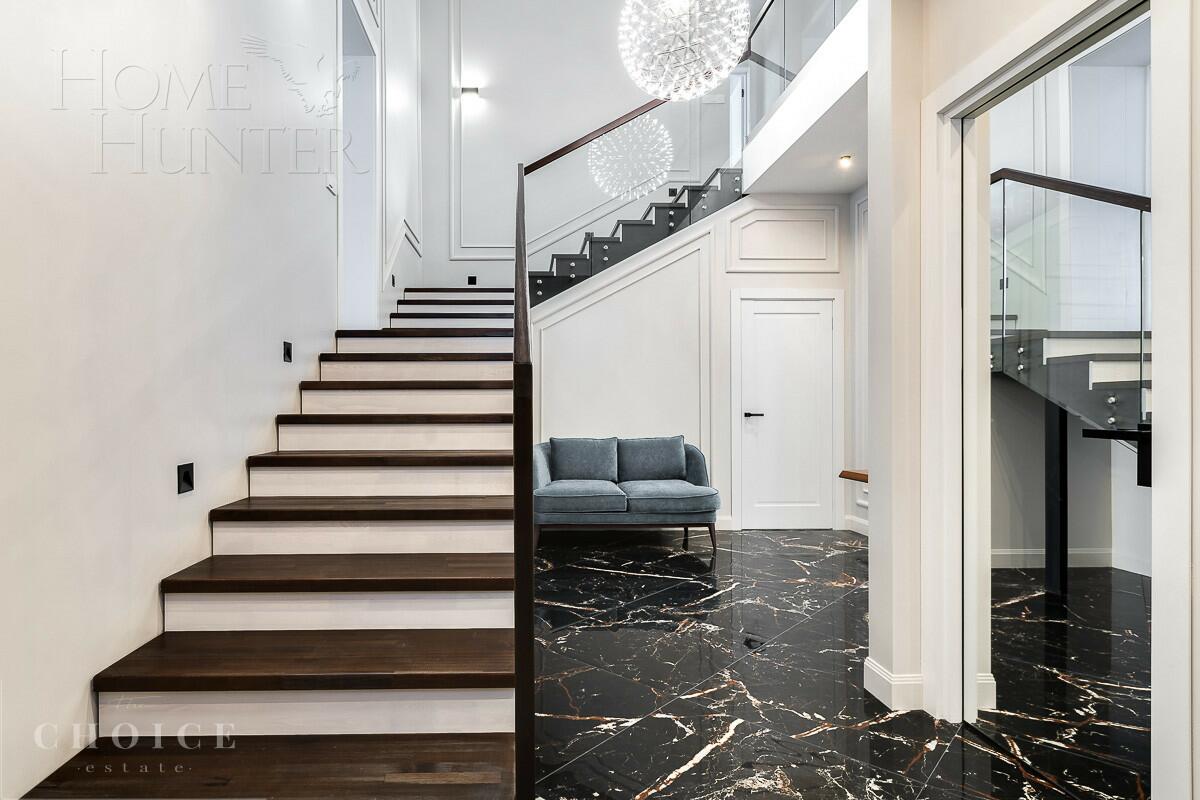 2-этажный коттедж 443 м² с отделкой