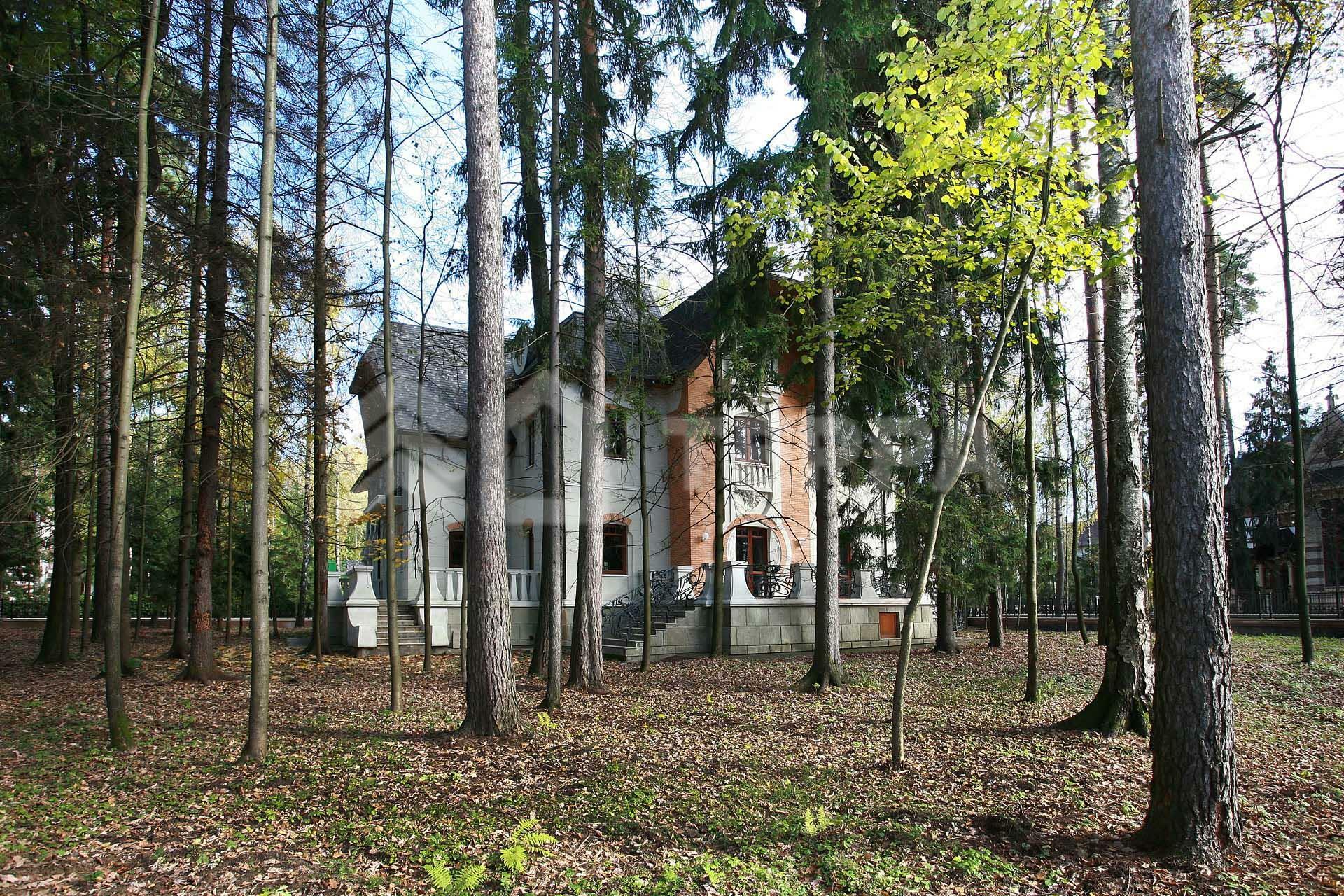 2-этажный коттедж 691 м² с отделкой