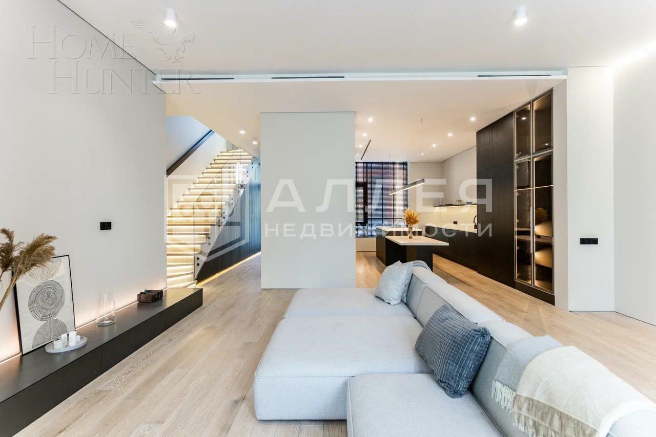 3-этажный таунхаус 244 м² с отделкой