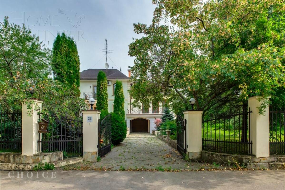 2-этажный коттедж 650 м² с отделкой