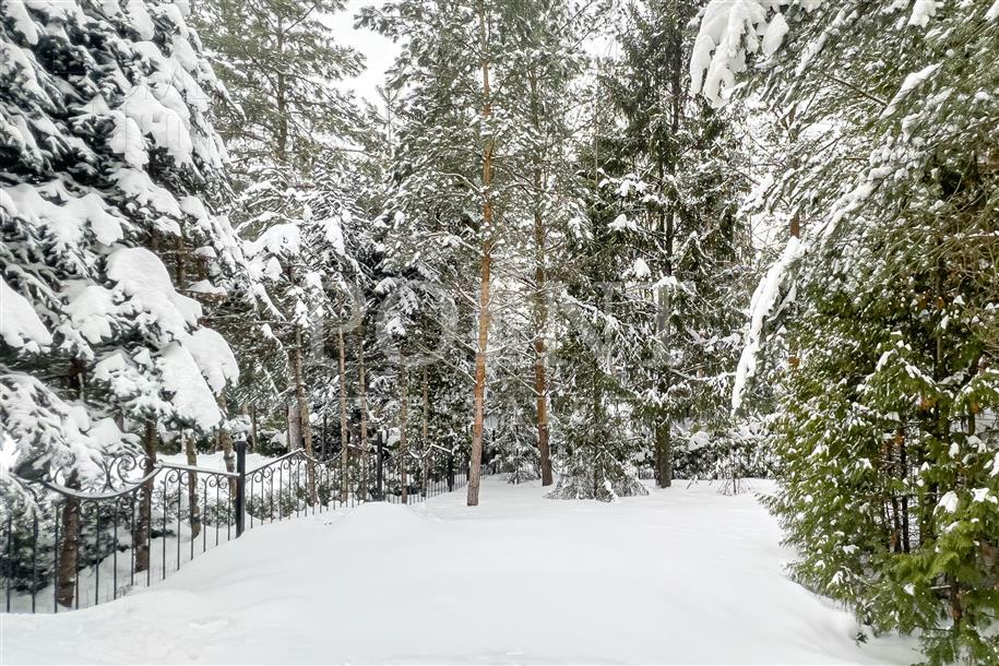 3-этажный таунхаус 350 м² с отделкой