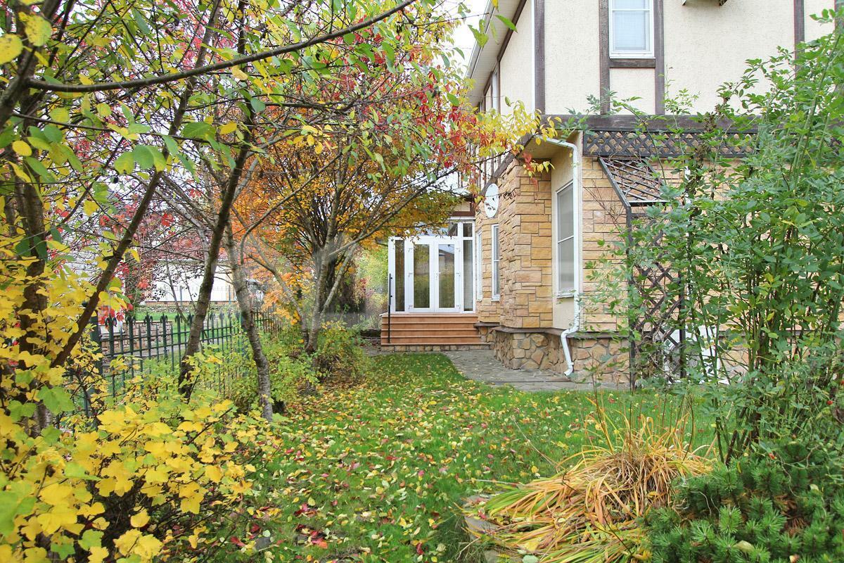 2-этажный коттедж 300 м² с отделкой