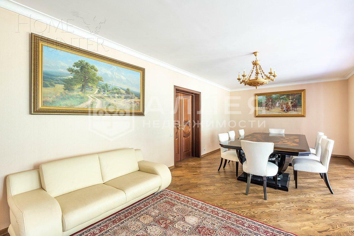 2-этажный коттедж 3 817 м² с отделкой