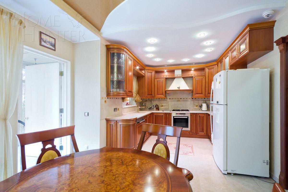 2-этажный коттедж 300 м² с отделкой