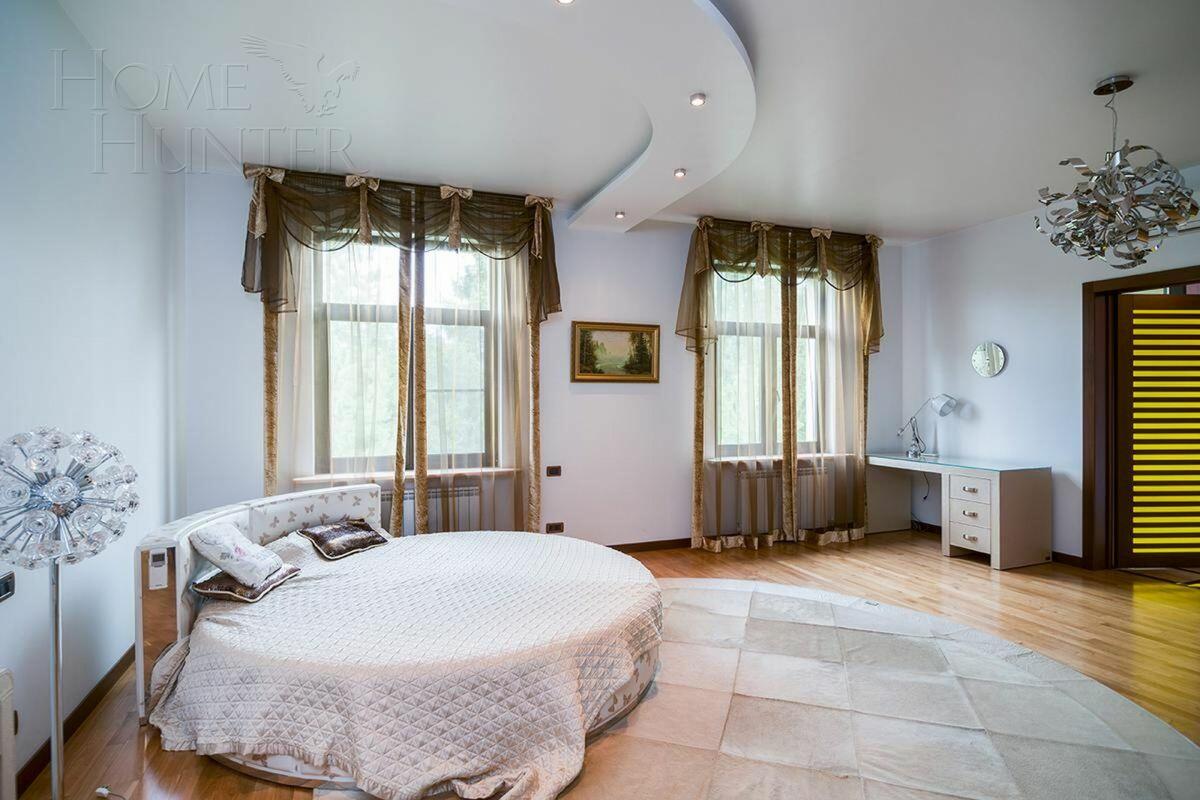 3-этажный таунхаус 350 м² с отделкой