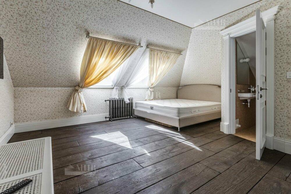 2-этажный коттедж 1 000 м² с отделкой