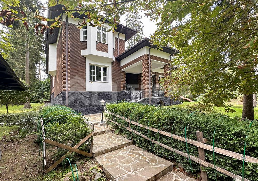 2-этажный коттедж 550 м² с отделкой