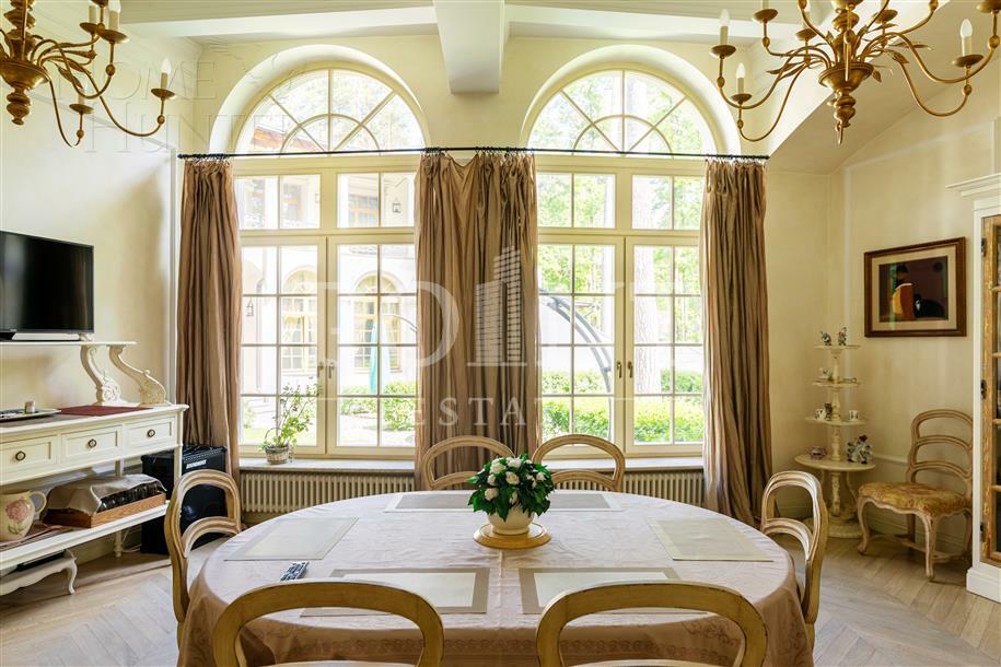 2-этажный коттедж 1 042.4 м² с отделкой