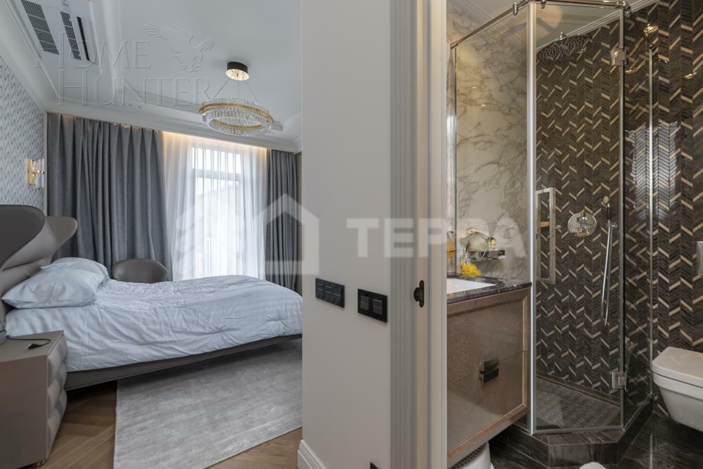 3-этажный коттедж 1 100 м² с отделкой