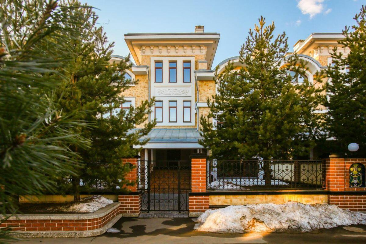 2-этажный таунхаус 628 м² с отделкой