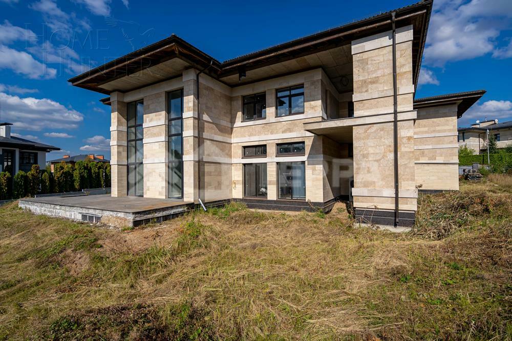 2-этажный коттедж 900 м² без отделки