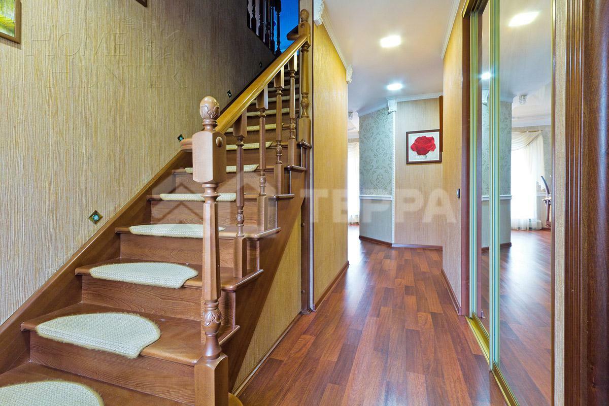 2-этажный коттедж 300 м² с отделкой