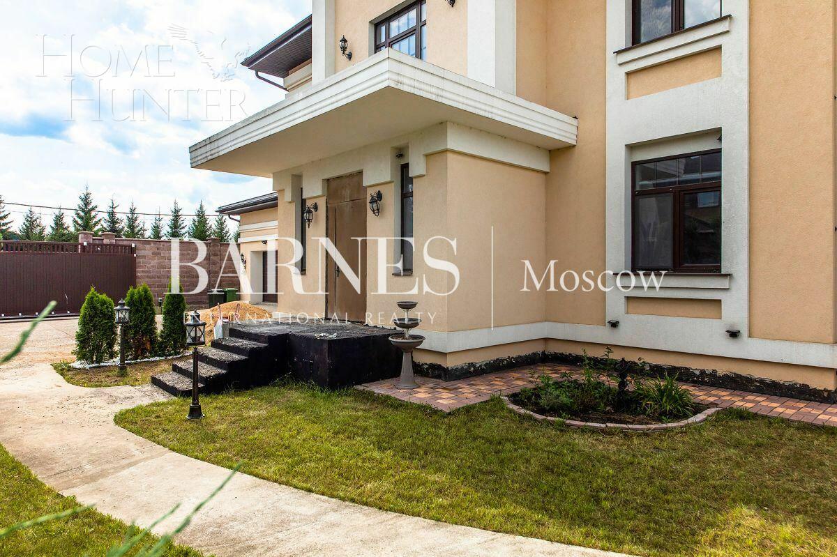 2-этажный коттедж 450 м² без отделки