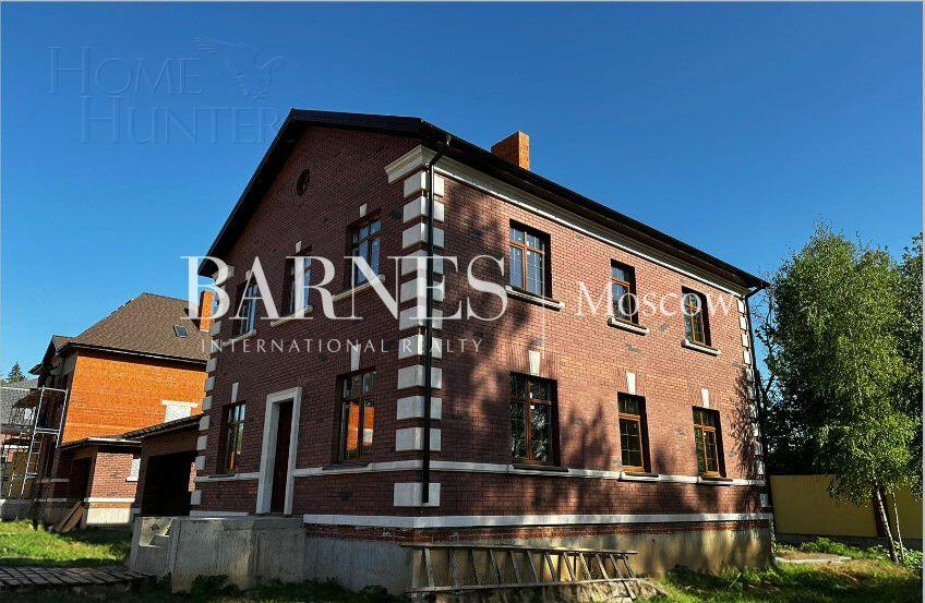 2-этажный коттедж 350 м² без отделки