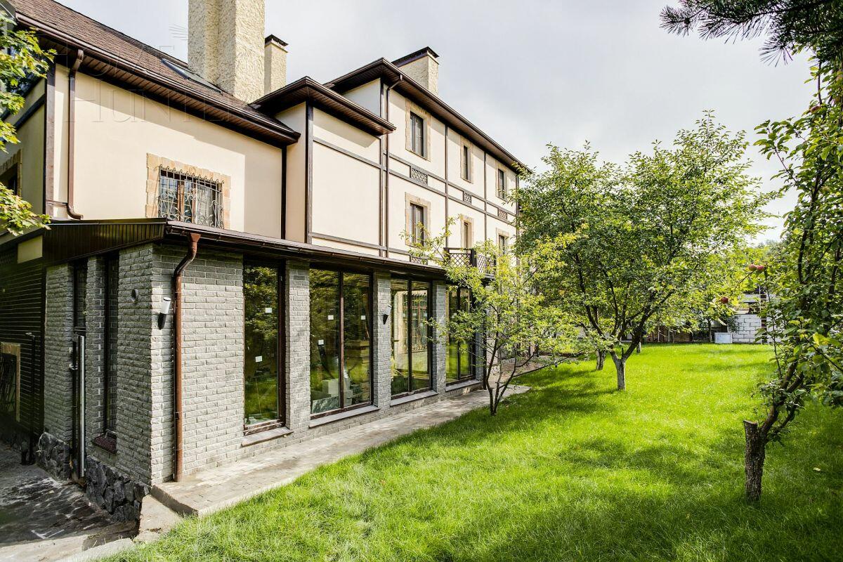 2-этажный коттедж 948 м² с отделкой