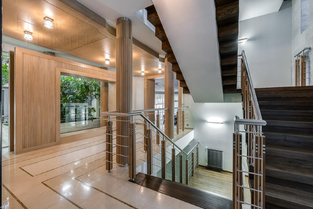 2-этажный коттедж 890 м² с отделкой