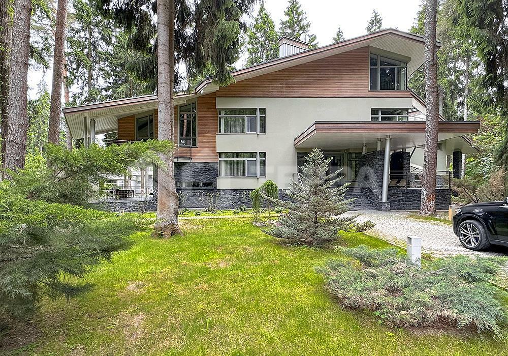 2-этажный коттедж 1 622 м² с отделкой