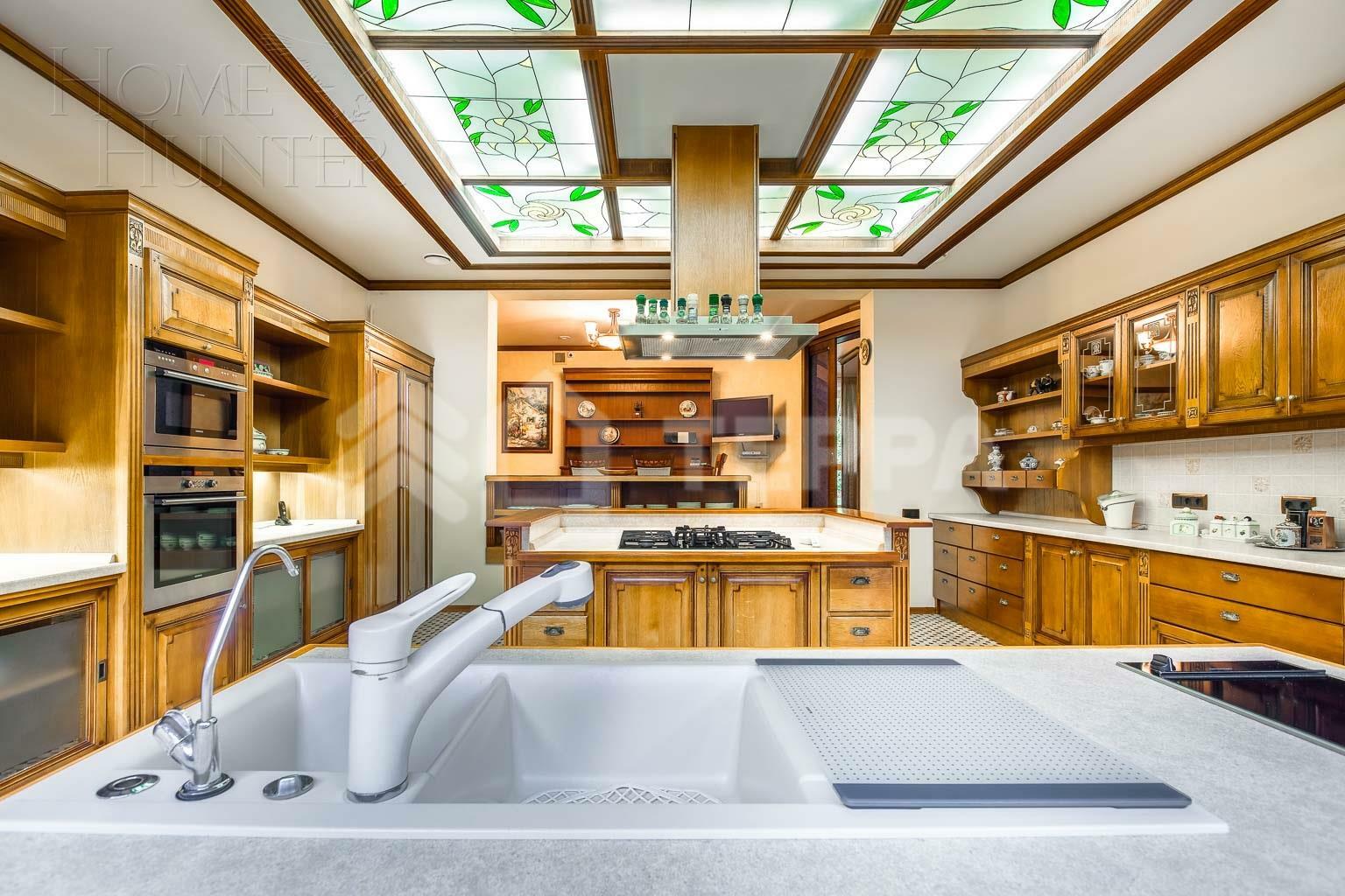 2-этажный коттедж 960 м² с отделкой