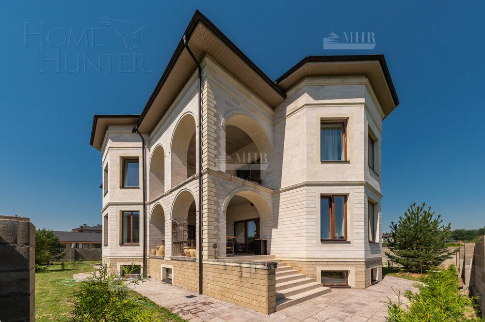 2-этажный коттедж 750 м² с отделкой