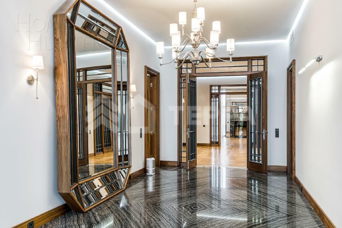 2-этажный коттедж 989.7 м² с отделкой