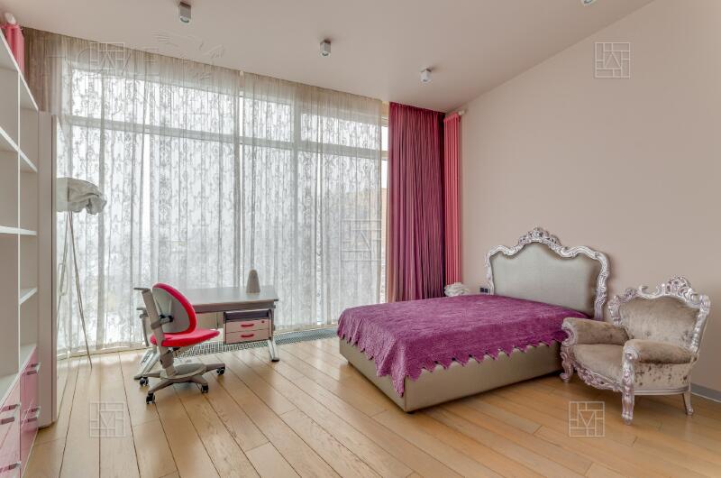 7-КОМН. КВАРТИРА С ОТДЕЛКОЙ 330 М² НА 2 ЭТАЖЕ